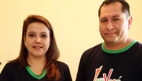 Verónica Molina y José Padilla  levantaron su negocio hace un año y medio. Su producto gusta a las familias. Fotos: Paúl Rivas /LÍDERES