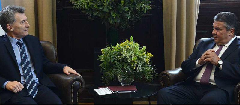 Mauricio Macri se ha reunido con funcionarios de otros países en busca de inversiones y de abrir mercados. Foto: EFE