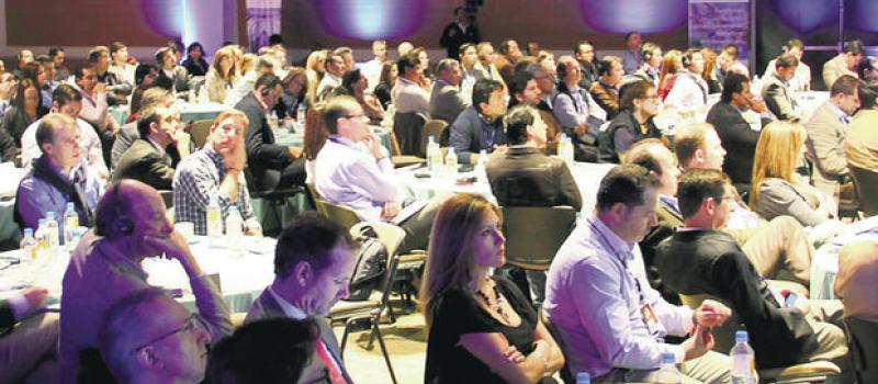Cerca de 250 empresarios y ejecutivos de distintos sectores asistieron a la conferencia de Salim Ismail. Fotos: María Isabel Valarezo / LÍDERES