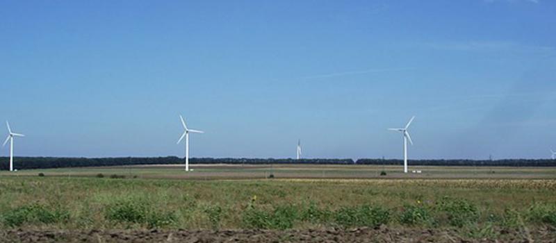 Los parques eólicos aportan diferentes cantidades de energía renovable. Foto referencial: Pixabay