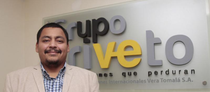 Eduardo Vera nació en Santa Elena y dejó su empleo de reparación de computadoras para crear su empresa. Foto: Gabriel Proaño para LÍDERES.