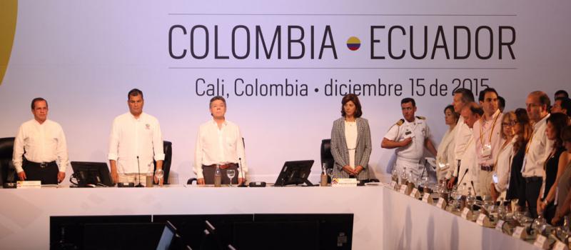 Inicio del IV foto binacional Colombia - Ecuador, en la foto los presidentes Juan Manuel Santos y Rafael Correa. Foto: Vicente Costales/El Comercio
