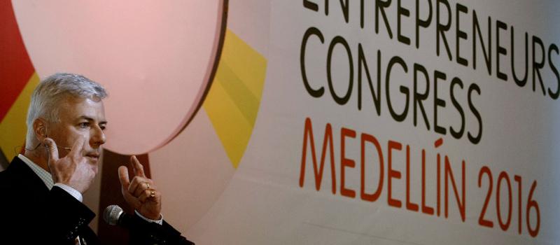 El presidente de la Global Entrepreneurship Network, Jonathan Ortmans, durante la inauguración del Congreso Global de Emprendimiento en Medellín. Foto: EFE
