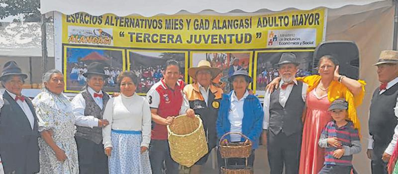 En la Feria de Carrizo se presentaron los productos de los artesanos de El Tingo, en la parroquia de Alangasí. Fotos: cortesía GAD Alangasí