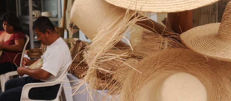 Por medio de una campaña audiovisual, el IEPI busca recuperar la identidad de los sombreros de Montecristi. Foto: Archivo / LÍDERES