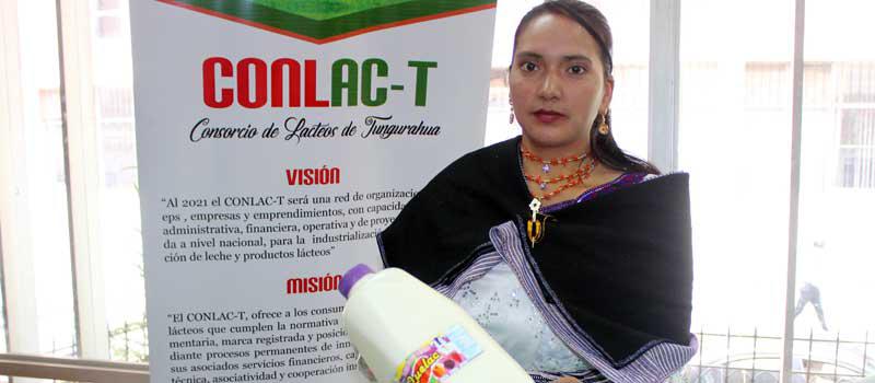 Fanny Masabanda, gerente de Conla-T, se encarga de promocionar los productos en las ferias que se realizan en todo el país. Foto: Modesto Moreta / LÍDERES