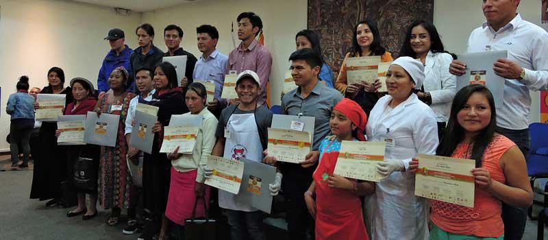 Una imagen de los ganadores y finalistas del concurso de jóvenes emprendedores rurales. Foto: Cortesía Heifer