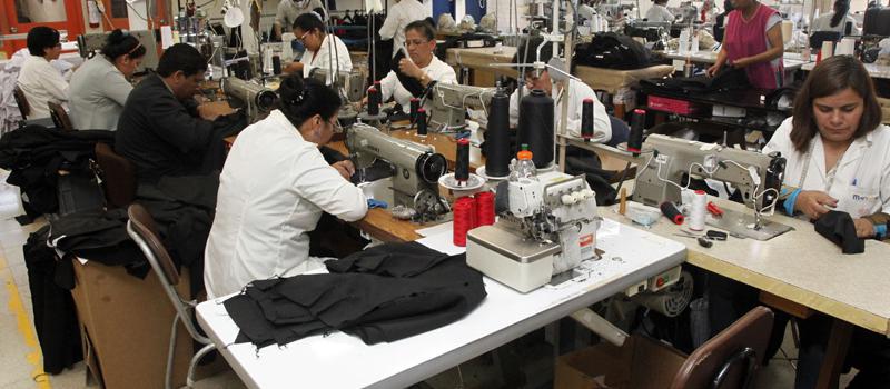 Manamer es una empresa textil que produce en Quito desde hace 60 años. La empresa tiene una capacidad de producción de 30 000 prendas por mes que se agrupan en ocho marcas