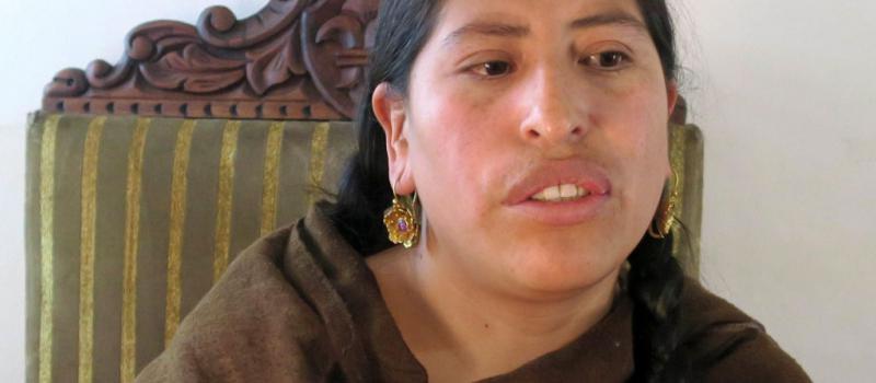 La aimara boliviana Yola Mamani habla durante una entrevista el pasado lunes 11 de marzo, en La Paz, Bolivia.