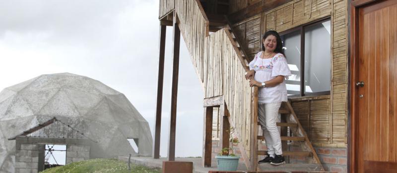Viviana Erazo está al frente de esta nuevo establecimiento turístico en Cotacachi. Tiene toques ecológicos. Foto: Álvaro Pineda para LÍDERES