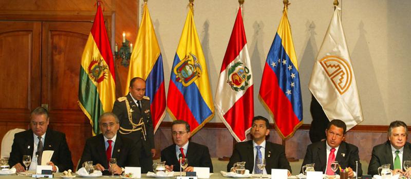 El XV Consejo Presidencial Andino se cumplió en julio del 2004, en Quito. Carlos Meza, Álvaro Uribe, Lucio Gutiérrez y Hugo Chávez participaron. Foto: Archivo / LÍDERES