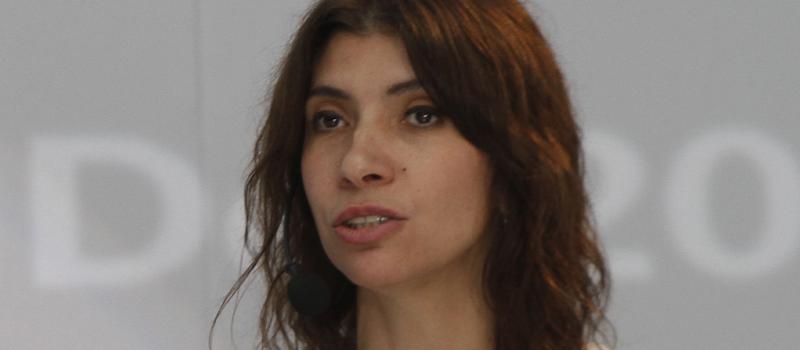 La emprendedora chilena, Alejandra Mustakis, dijo que para ser parte del cambio es necesario ponerle alma y corazón a los negocios.