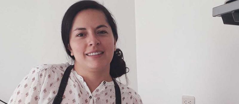 María José Jarrín es la propietaria de Yachik Snacks, emprendimiento que elabora ‘snacks’ saludables. Está ubicado en el norte de Quito. Foto: LÍDERES