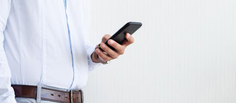 Imagen referencial. El abuso de los teléfonos inteligentes vuelve a las personas menos productivas y atenta contra su salud mental. Foto: Pixabay