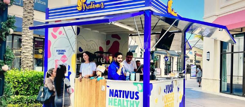 El 29 de noviembre de 2021, la empresa Nativus inauguró una isla para la comercialización directa en el Premium Outlets en Palm Beach Gardens, en la Florida. Foto: Cortesía: Nativus