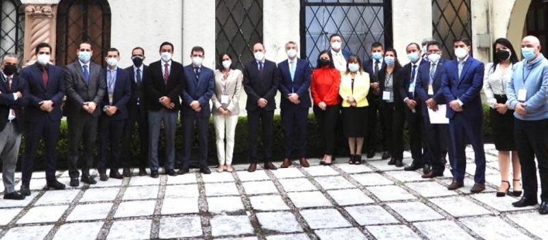 El equipo negociador de Ecuador y los delegados del sector privado, que participaron en el Cuarto Adjunto, en el último día de la ronda con México. Foto: Cortesía: Comité Empresarial Ecuatoriano