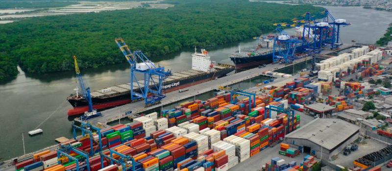 La importación de materias primas (manufacturas, acero y otros) creció y se trajo por el puerto de Guayaquil. Foto: Cortesía: Terminal Portuaria de Guayaquil