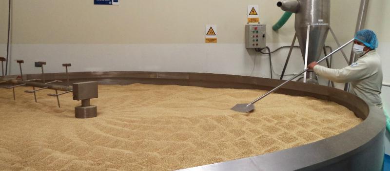 En la planta de Riobamba, de Maquita Cusunchic, se procesa la quinua para el consumo interno y exportación. FOTO: Cortesía: Maquita Cusunchic